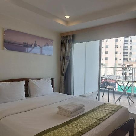 V Check inn Sukhumvit 22 Bangkok Eksteriør bilde