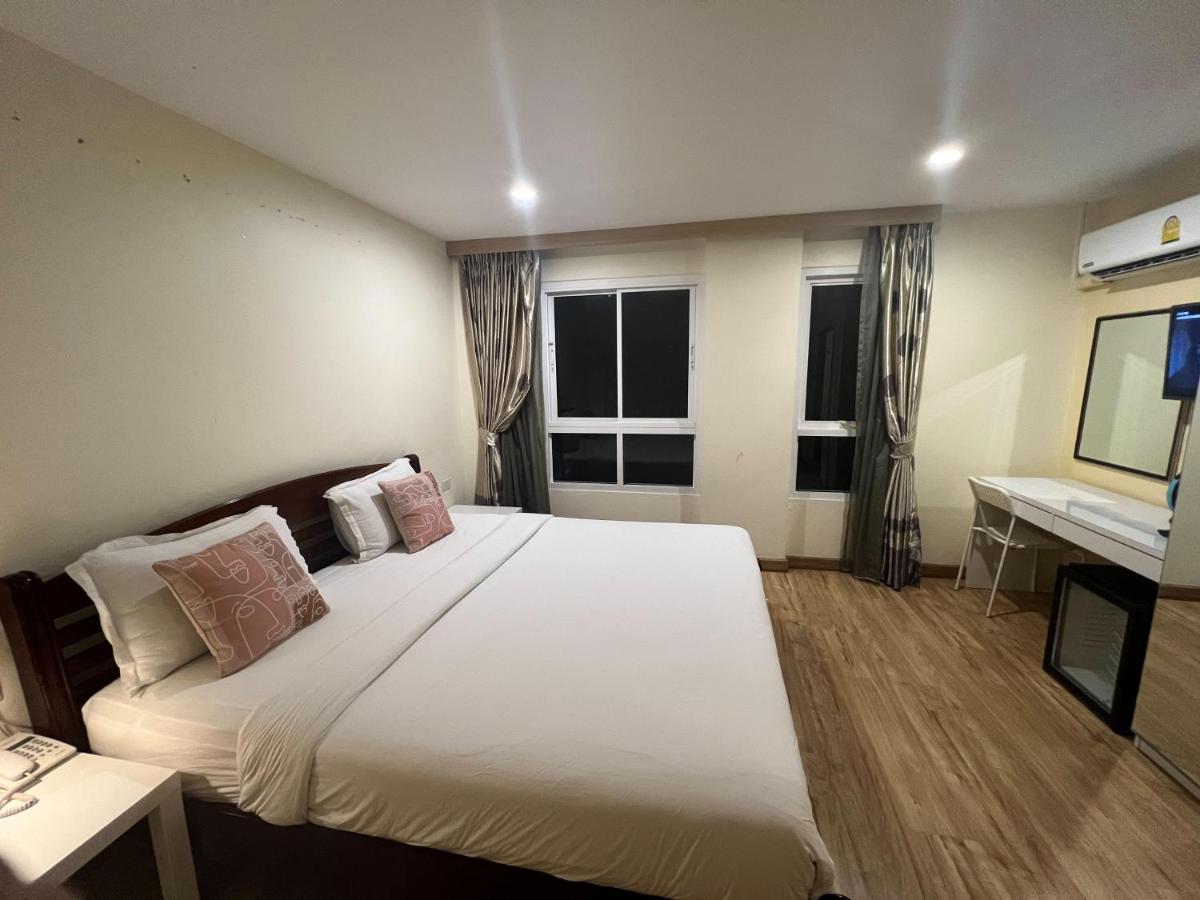 V Check inn Sukhumvit 22 Bangkok Eksteriør bilde