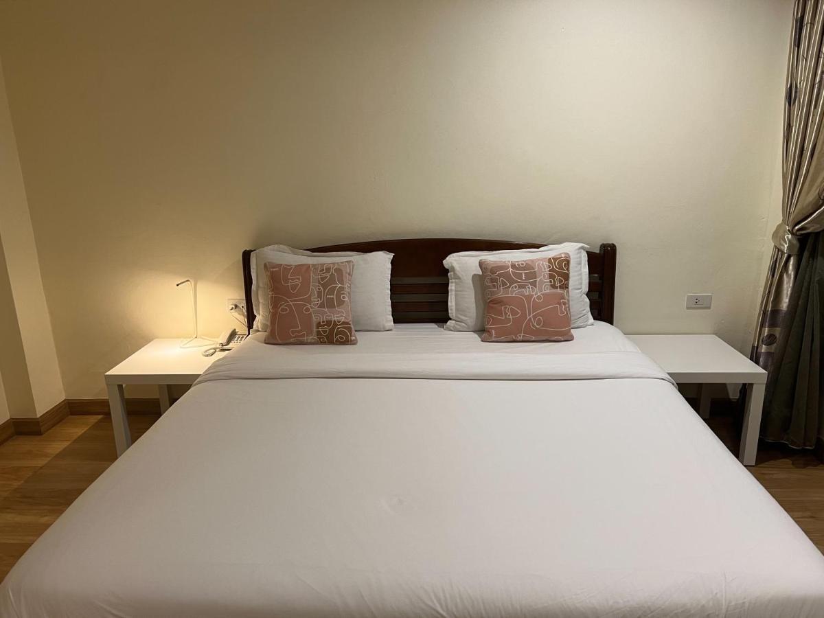 V Check inn Sukhumvit 22 Bangkok Eksteriør bilde