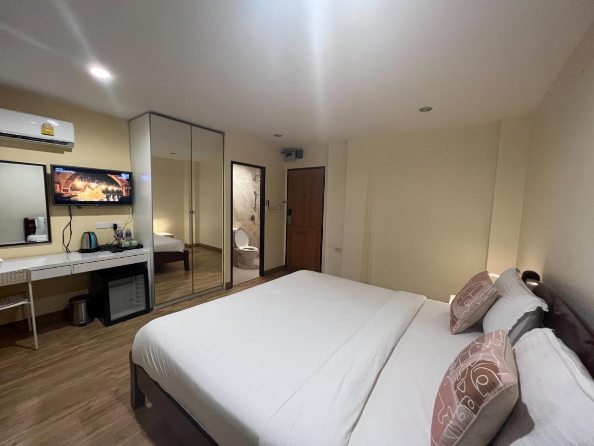 V Check inn Sukhumvit 22 Bangkok Eksteriør bilde
