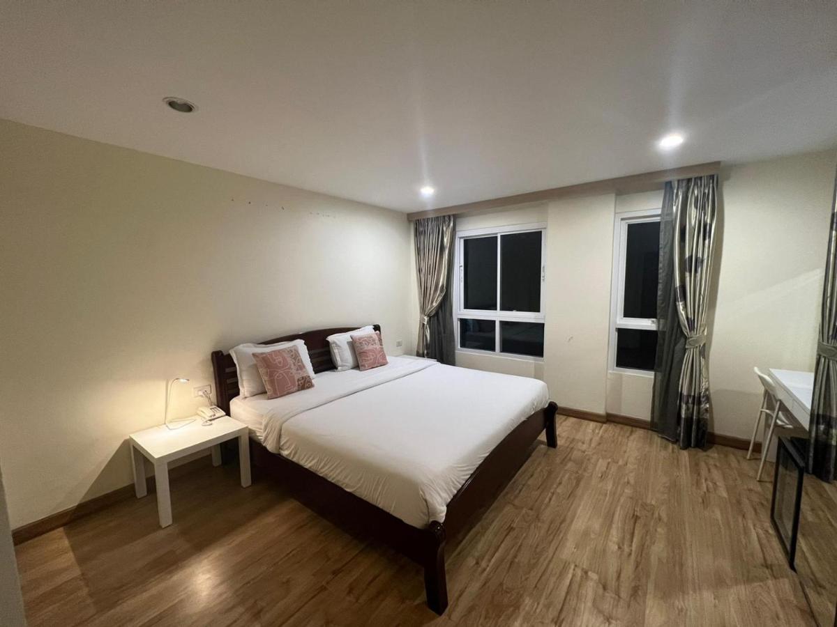 V Check inn Sukhumvit 22 Bangkok Eksteriør bilde